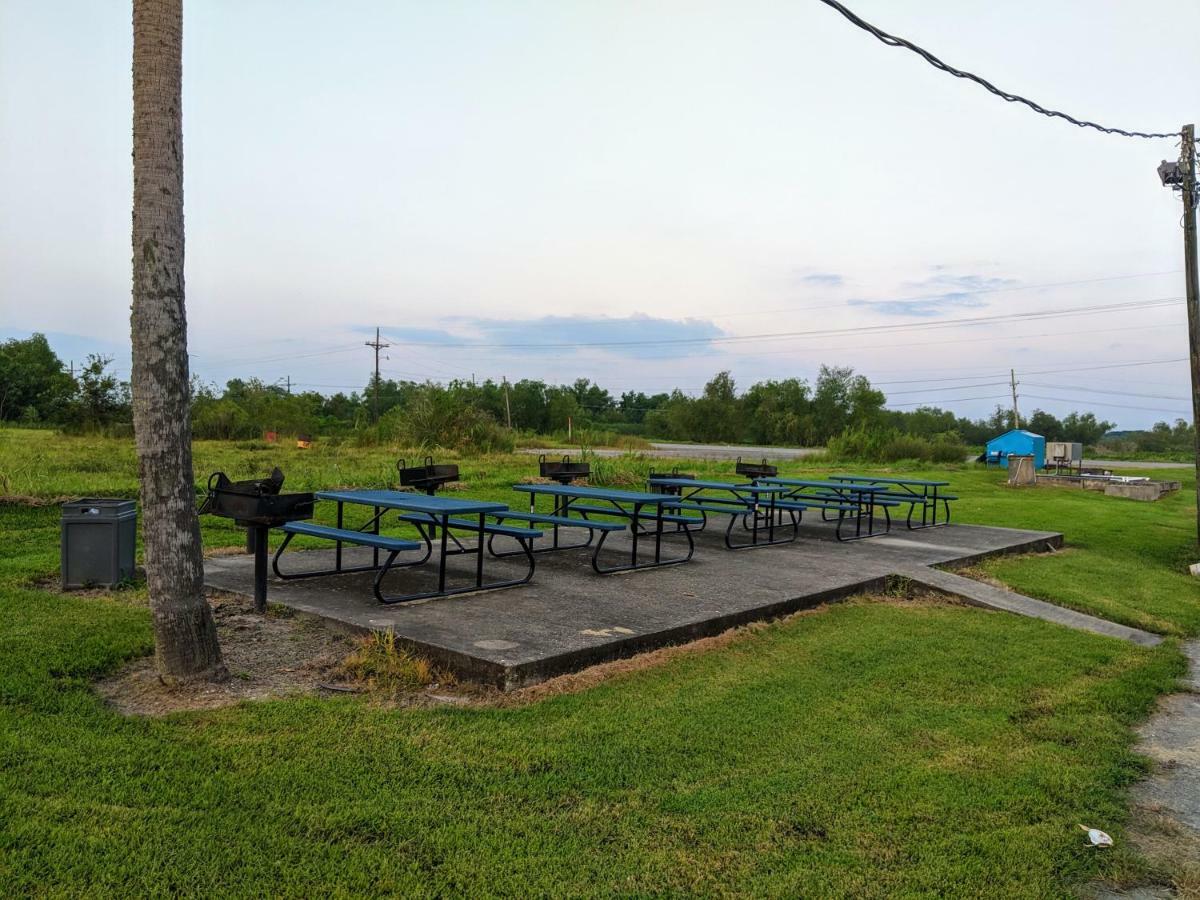Lake Houmas Inn المظهر الخارجي الصورة